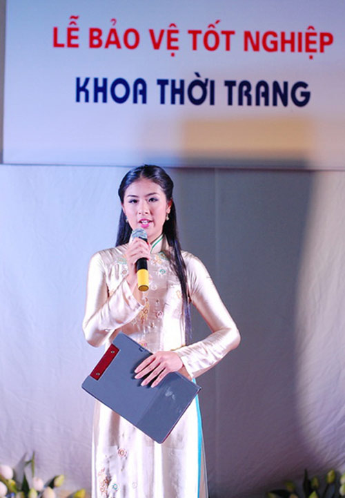 Khoảnh khắc sao Việt rạng rỡ trong lễ tốt nghiệp 15