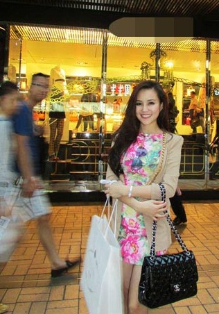 Những sao Việt "nghiện" mua sắm đồ hiệu 9