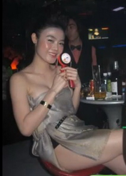 Vương miện của Hoa hậu Việt không còn "lấp lánh"? 11