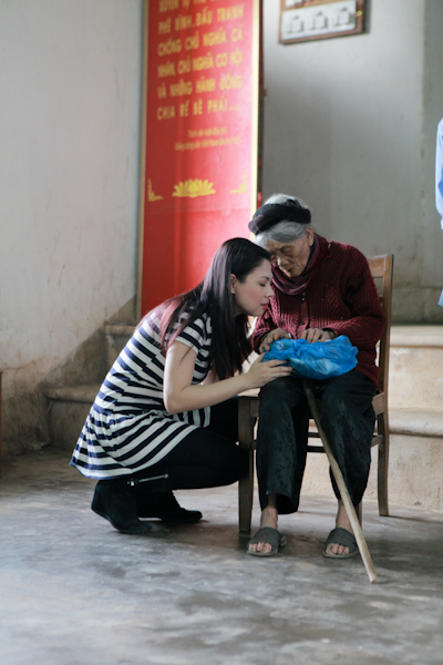 Dàn sao Việt lặn lội lên miền tây Nghệ An làm từ thiện 4