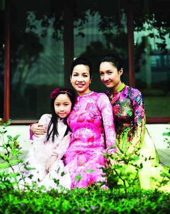 Tăm tia khoảnh khắc hạnh phúc khi gia đình sao Việt "ton-sur-ton" 15