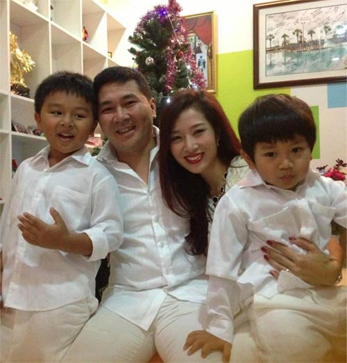 Tăm tia khoảnh khắc hạnh phúc khi gia đình sao Việt "ton-sur-ton" 19