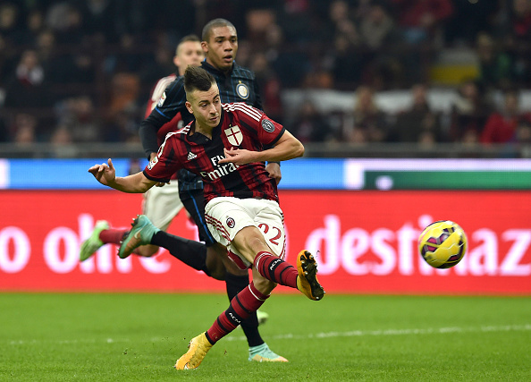 AC Milan 1-1 Inter Milan: Đúng chất derby 3