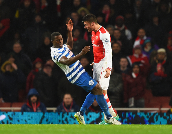 Arsenal 2-1 QPR: 3 điểm "hú vía" 2