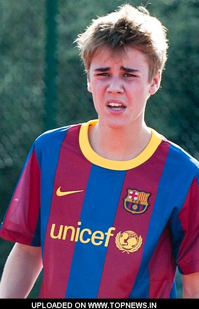 Justin Bieber "y&ecirc;u" Everton, CĐV The Toffees lo m&eacute;o mặt 5