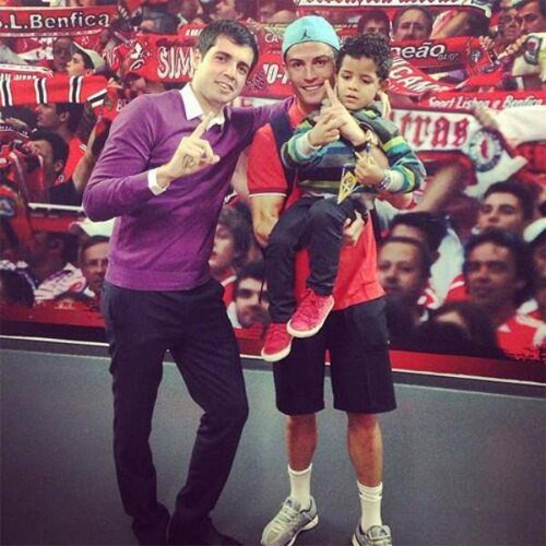 Ronaldo và những giây phút tình cảm bên con trai bé bỏng 26