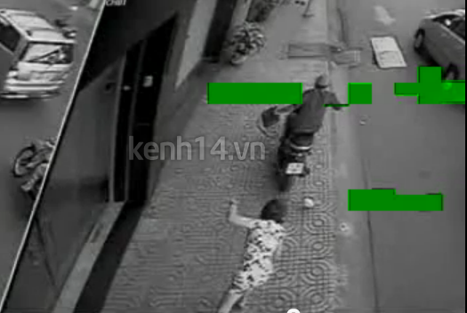Cô gái mặc váy bị cướp kéo lê giữa đường Sài Gòn  5