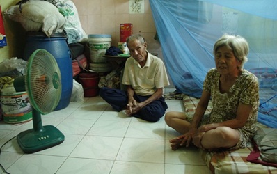 người già