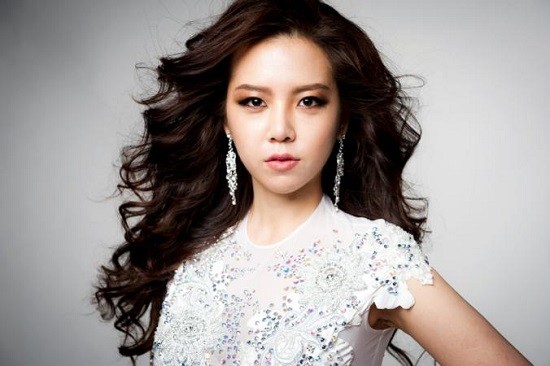 Jung Eun-ju – người từng bị Catharina Choi vượt mặt sẽ lại một lần nữa tranh tài với cô tại cuộc thi Hoa hậu Thế Giới 2015.