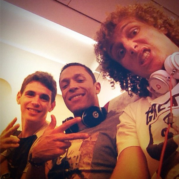 david-luiz-tang-boc-chien-huu-moi-oscar-tren-instagram