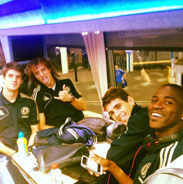 david-luiz-tang-boc-chien-huu-moi-oscar-tren-instagram