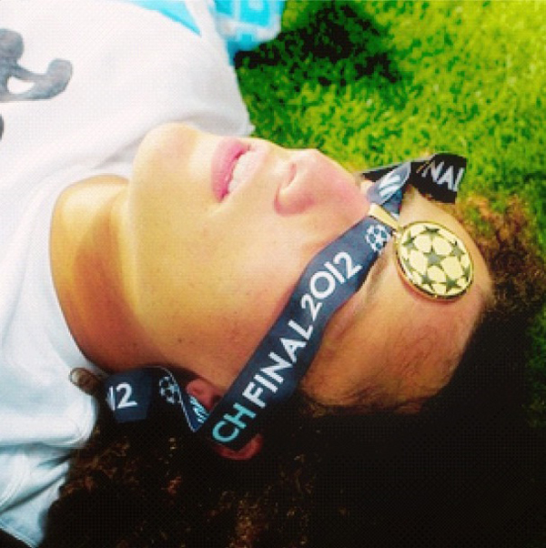 david-luiz-tang-boc-chien-huu-moi-oscar-tren-instagram