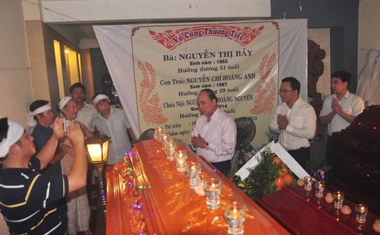Phó Thủ tướng Nguyễn Xuân Phúc chia sẻ nỗi đau với gia đình nạn nhân.