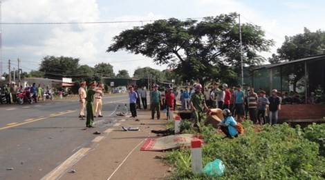 Hiện trường vụ tai nạn nghi&ecirc;m trọng khiến 2 người tử vong tại huyện Đắk Mil.