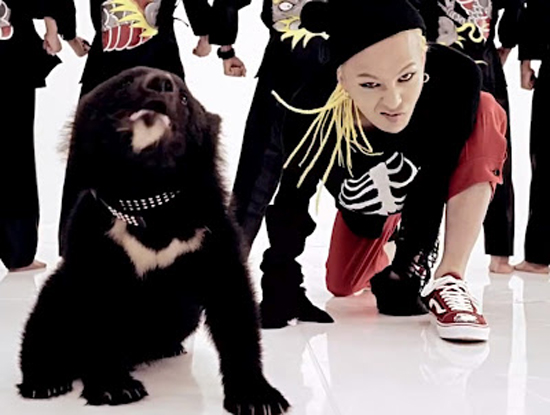 soi-hang-hieu-trong-mv-moi-cua-gdragon-va-snsd