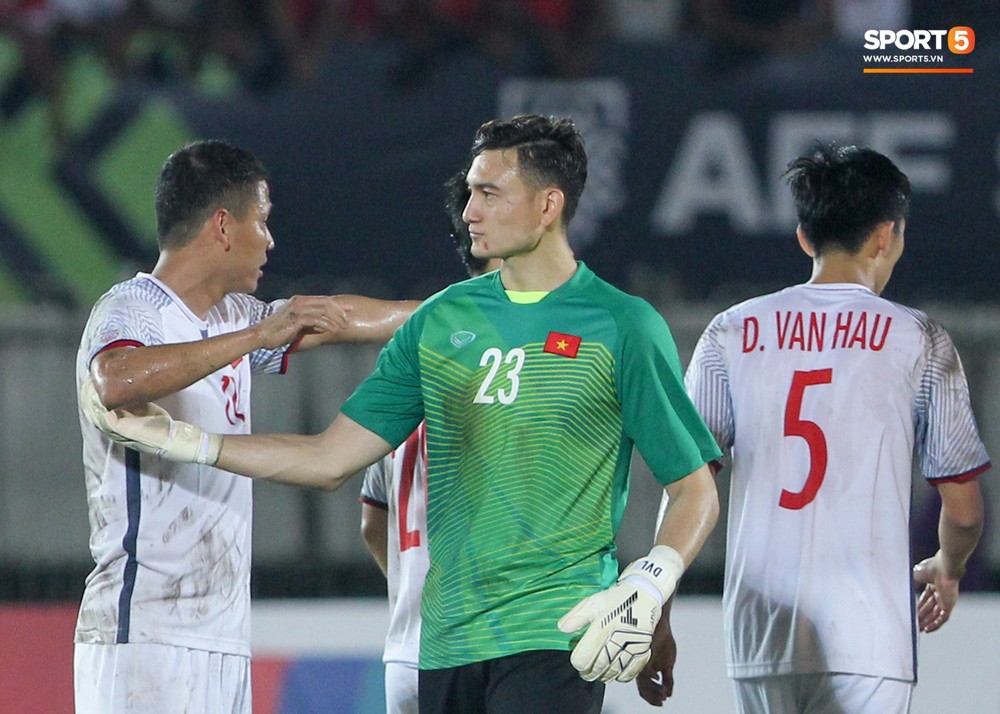 Cậu út tuyển Việt Nam bất mãn, chỉ thẳng mặt trọng tài chính trận Myanmar vs Việt Nam - Ảnh 13.