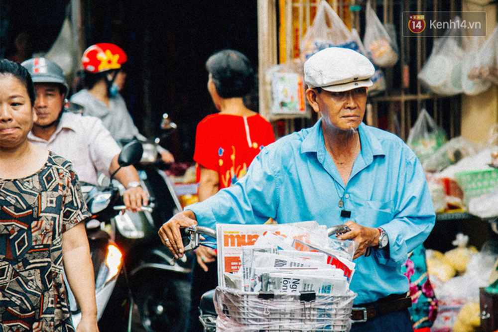 Người đàn ông giao báo bằng xe đạp cuối cùng ở Sài Gòn: Vội làm gì giữa cuộc đời hối hả - Ảnh 8.
