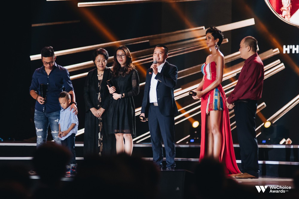 Nghệ sĩ Việt bày tỏ cảm xúc sau đêm Gala WeChoice Awards 2018: Vỡ oà xúc động, hạnh phúc vì những câu chuyện đầy ý nghĩa! - Ảnh 2.