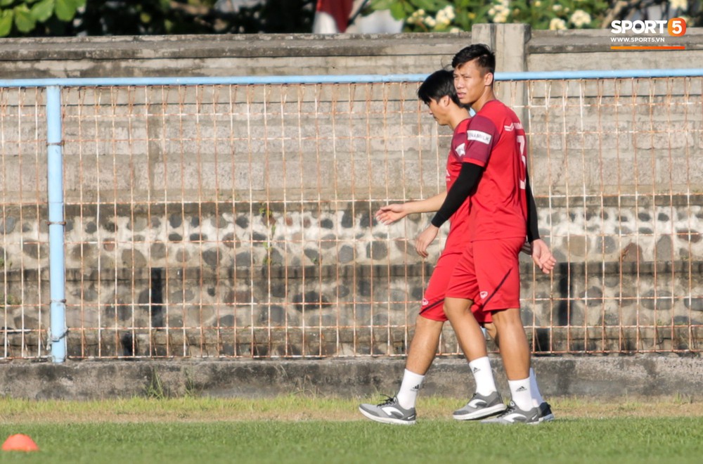 Sau Tuấn Anh, đội trưởng tuyển Việt Nam tiếp tục khiến HLV Park Hang-seo lo lắng - Ảnh 2.