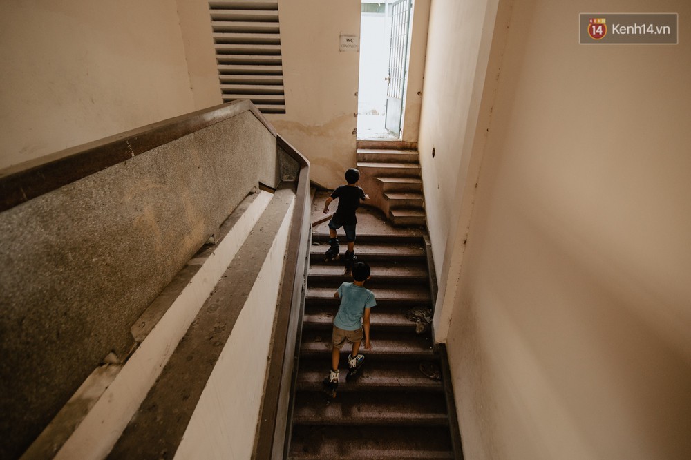 Khung cảnh rợn người bên trong trường học 40 năm tuổi bị bỏ hoang tại Sài Gòn - Ảnh 16.