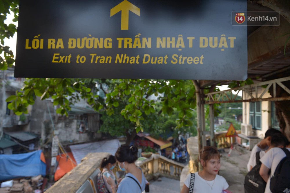 Ảnh: Người dân thủ đô ngỡ ngàng trước diện mạo mới ga Long Biên sau hơn 100 năm hoạt động - Ảnh 15. Ảnh: Người dân thủ đô ngỡ ngàng trước diện mạo mới ga Long Biên sau hơn 100 năm hoạt động - Ảnh 15.