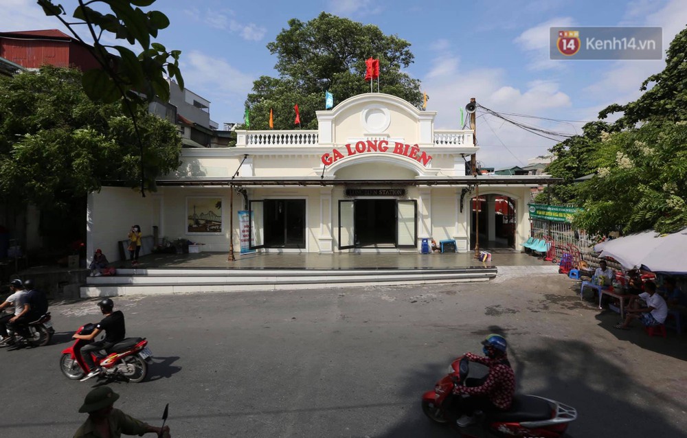 Ảnh: Người dân thủ đô ngỡ ngàng trước diện mạo mới ga Long Biên sau hơn 100 năm hoạt động - Ảnh 1. Ảnh: Người dân thủ đô ngỡ ngàng trước diện mạo mới ga Long Biên sau hơn 100 năm hoạt động - Ảnh 1.