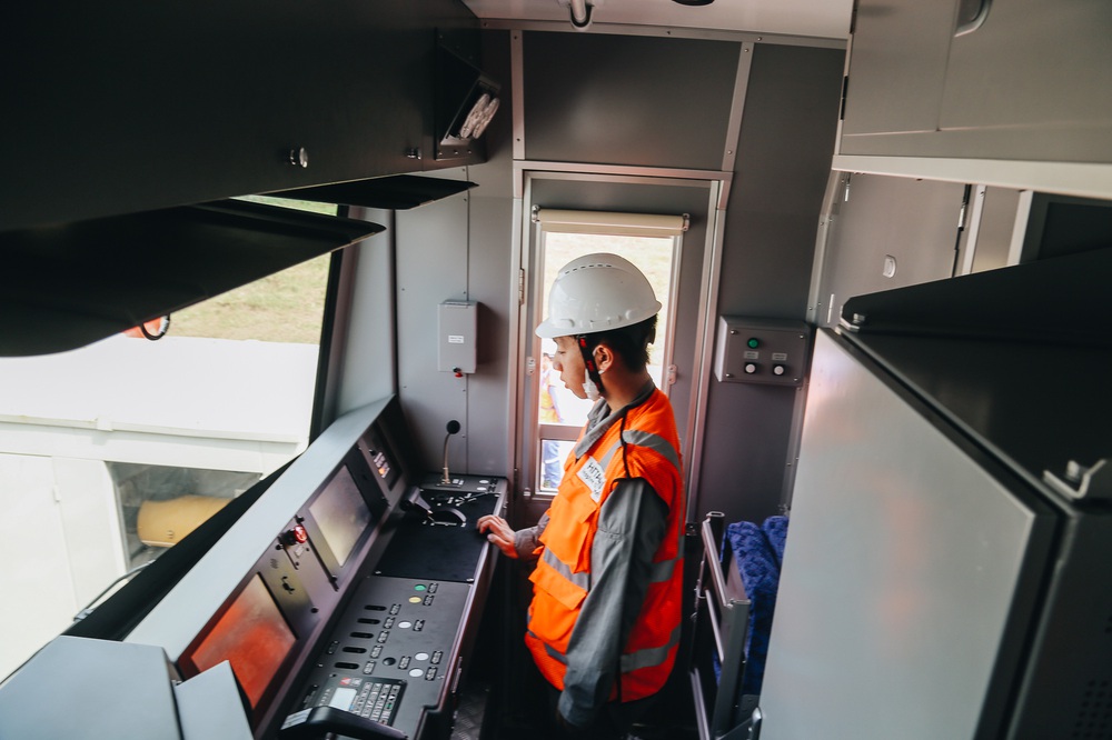 Cận cảnh nội thất hiện đại, cực xịn của đoàn tàu Metro số 1 đầu tiên vừa về Sài Gòn - Ảnh 14.