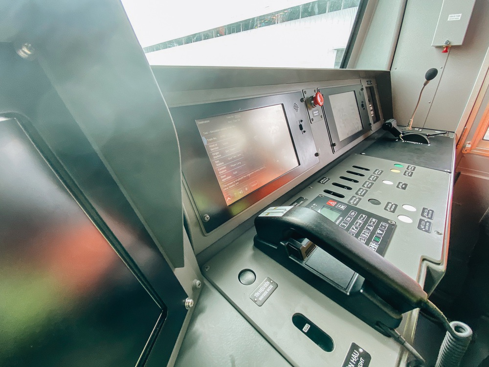 Cận cảnh nội thất hiện đại, cực xịn của đoàn tàu Metro số 1 đầu tiên vừa về Sài Gòn - Ảnh 15.