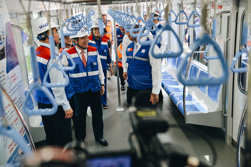Cận cảnh nội thất hiện đại, cực xịn của đoàn tàu Metro số 1 đầu tiên vừa về Sài Gòn - Ảnh 6.