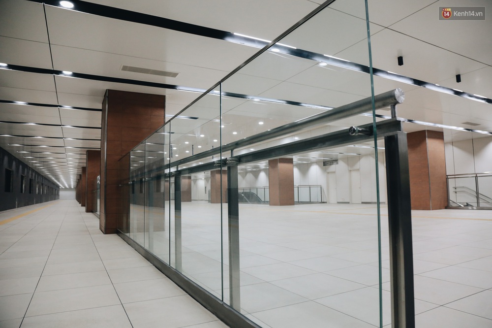 Ga ngầm Metro đầu tiên được hoàn thành ở Sài Gòn: Ngỡ như “thiên đường” dưới lòng đất, thiết kế theo kiến trúc của Nhà hát Thành phố - Ảnh 9. Ga ngầm Metro đầu tiên được hoàn thành ở Sài Gòn: Ngỡ như “thiên đường” dưới lòng đất, thiết kế theo kiến trúc của Nhà hát Thành phố - Ảnh 9.