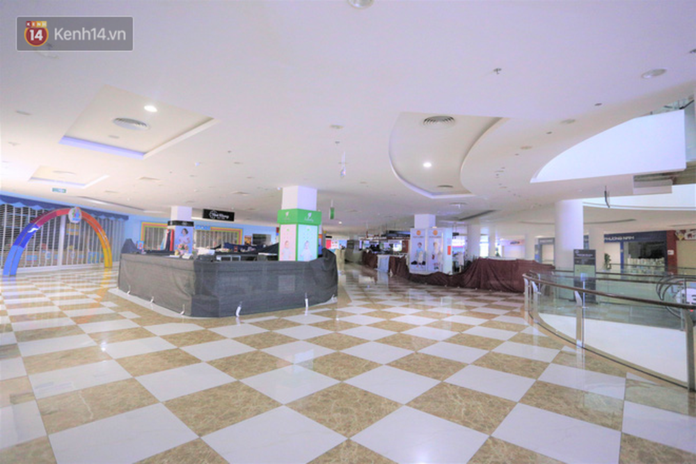 Toàn cảnh Đà Nẵng ngày đầu cách ly xã hội: Bãi biển không bóng người, bến xe dừng hoạt động - Ảnh 24.