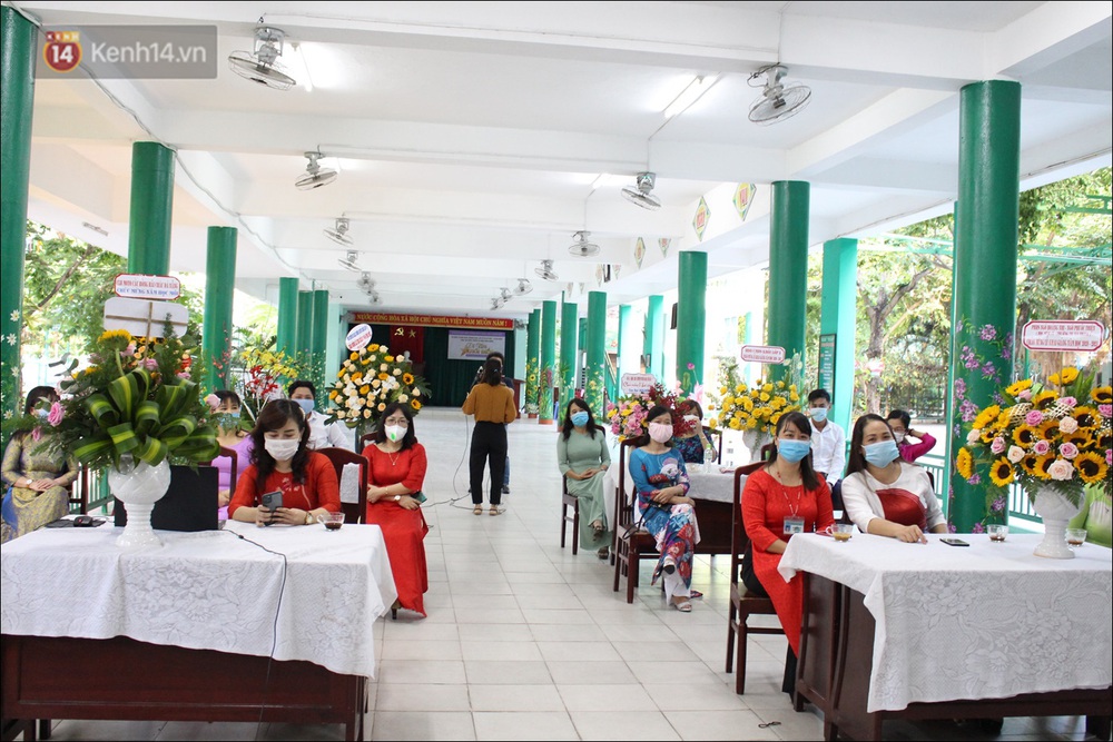 Nữ hiệu trưởng tại Đà Nẵng: 30 năm đi dạy, lần đầu tiên khai giảng không có học sinh - Ảnh 1. Nữ hiệu trưởng tại Đà Nẵng: 30 năm đi dạy, lần đầu tiên khai giảng không có học sinh - Ảnh 1.