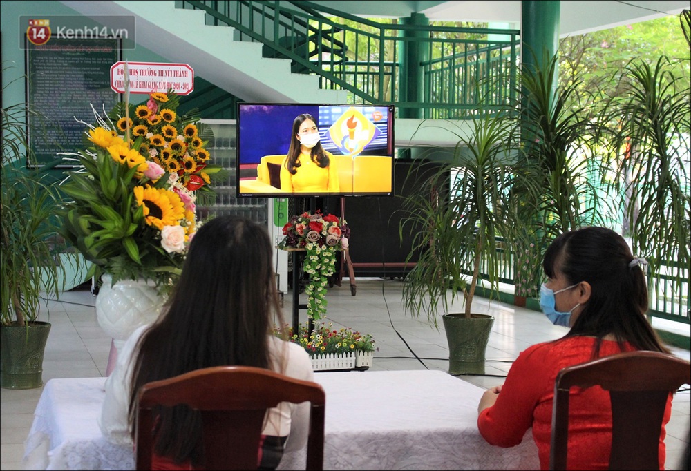 Nữ hiệu trưởng tại Đà Nẵng: 30 năm đi dạy, lần đầu tiên khai giảng không có học sinh - Ảnh 9. Nữ hiệu trưởng tại Đà Nẵng: 30 năm đi dạy, lần đầu tiên khai giảng không có học sinh - Ảnh 9.