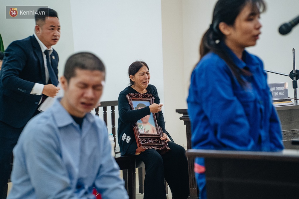 Nhìn lại vụ bé gái 3 tuổi bị bạo hành đến tử vong: Bi kịch gia đình vô cùng đau xót từ quá khứ, hiện tại đến tương lai - Ảnh 1. Nhìn lại vụ bé gái 3 tuổi bị bạo hành đến tử vong: Bi kịch gia đình vô cùng đau xót từ quá khứ, hiện tại đến tương lai - Ảnh 1.