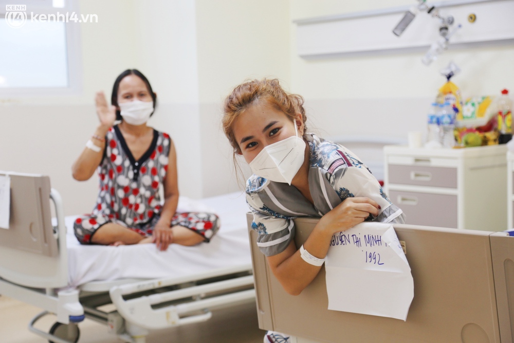 Tín hiệu đầy lạc quan sau 100 ngày Sài Gòn gồng mình chống dịch: Máy thở, giường bệnh xếp đầy kho BV Hồi sức vì vắng bệnh nhân Covid-19 - Ảnh 12. Tín hiệu đầy lạc quan sau 100 ngày Sài Gòn gồng mình chống dịch: Máy thở, giường bệnh xếp đầy kho BV Hồi sức vì vắng bệnh nhân Covid-19 - Ảnh 12.