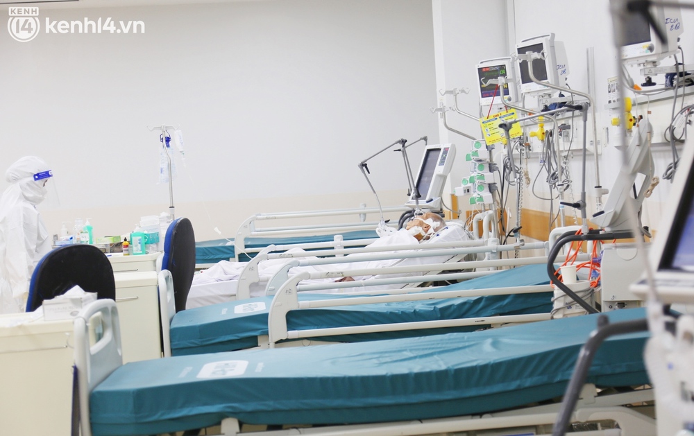 Tín hiệu đầy lạc quan sau 100 ngày Sài Gòn gồng mình chống dịch: Máy thở, giường bệnh xếp đầy kho BV Hồi sức vì vắng bệnh nhân Covid-19 - Ảnh 10. Tín hiệu đầy lạc quan sau 100 ngày Sài Gòn gồng mình chống dịch: Máy thở, giường bệnh xếp đầy kho BV Hồi sức vì vắng bệnh nhân Covid-19 - Ảnh 10.