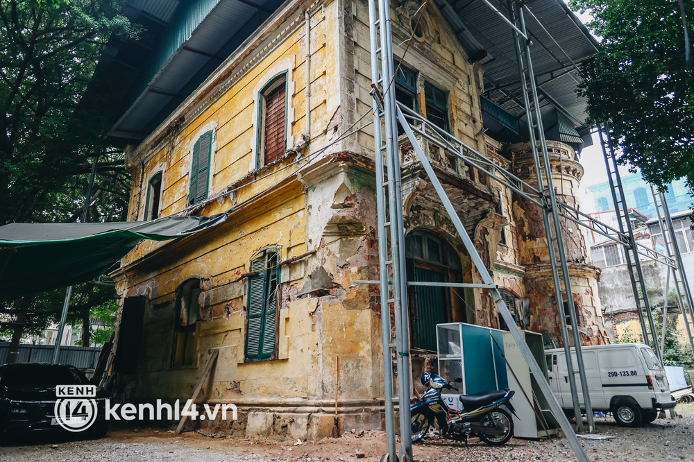 Ảnh: Biệt thự Pháp cổ rộng 1.000m2 bỏ hoang trên khu đất kim cương của Hà Nội giờ ra sao? - Ảnh 5. Ảnh: Biệt thự Pháp cổ rộng 1.000m2 bỏ hoang trên khu đất kim cương của Hà Nội giờ ra sao? - Ảnh 5.