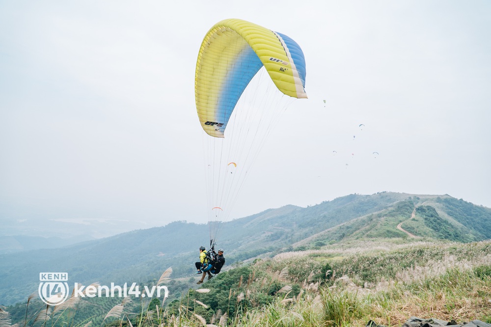 Clip, ảnh: Hạ cánh nơi anh phiên bản đời thực hấp dẫn thế nào mà người Hà Nội ùn ùn kéo nhau trải nghiệm? - Ảnh 27. Clip, ảnh: Hạ cánh nơi anh phiên bản đời thực hấp dẫn thế nào mà người Hà Nội ùn ùn kéo nhau trải nghiệm? - Ảnh 27.