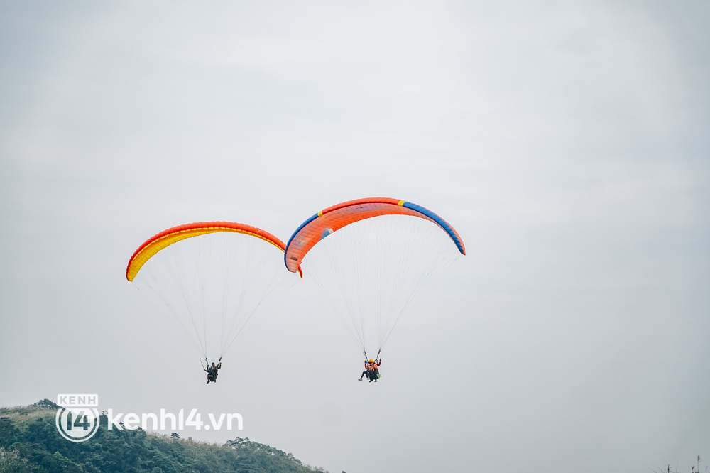 Clip, ảnh: Hạ cánh nơi anh phiên bản đời thực hấp dẫn thế nào mà người Hà Nội ùn ùn kéo nhau trải nghiệm? - Ảnh 11. Clip, ảnh: Hạ cánh nơi anh phiên bản đời thực hấp dẫn thế nào mà người Hà Nội ùn ùn kéo nhau trải nghiệm? - Ảnh 11.