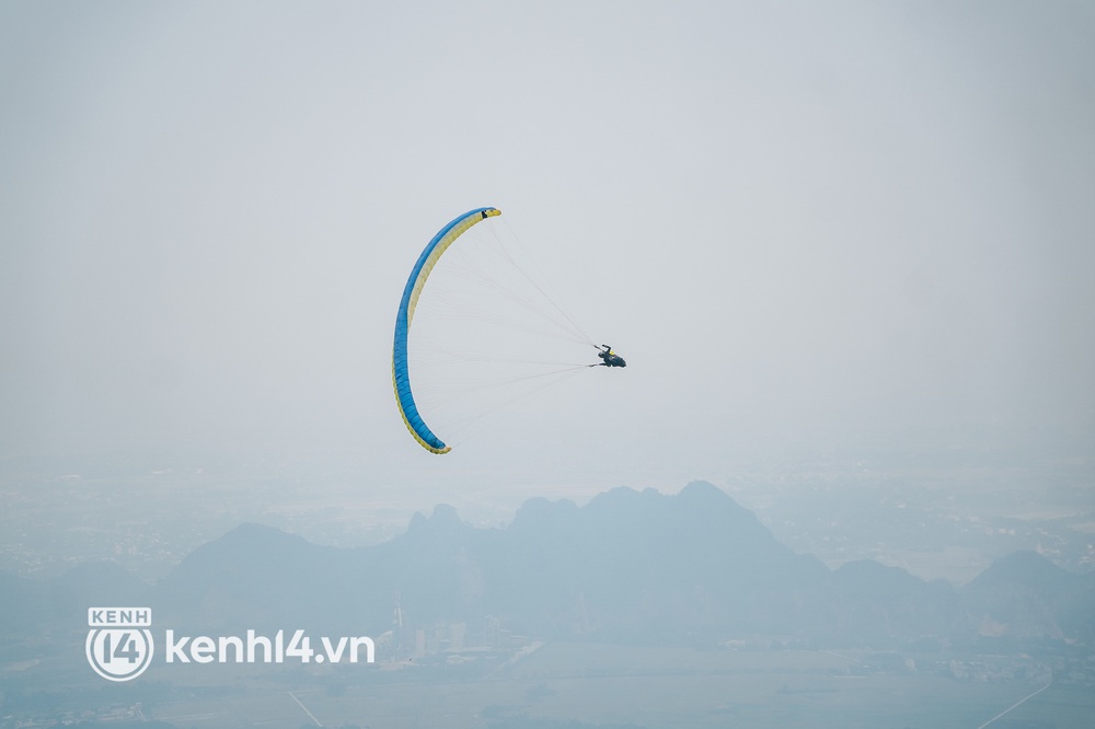 Clip, ảnh: Hạ cánh nơi anh phiên bản đời thực hấp dẫn thế nào mà người Hà Nội ùn ùn kéo nhau trải nghiệm? - Ảnh 18. Clip, ảnh: Hạ cánh nơi anh phiên bản đời thực hấp dẫn thế nào mà người Hà Nội ùn ùn kéo nhau trải nghiệm? - Ảnh 18.