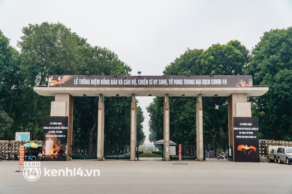 Ảnh: Hà Nội và TP.HCM chuẩn bị cho lễ tưởng niệm hơn 23.000 đồng bào mất do Covid-19 - Ảnh 9. Ảnh: Hà Nội và TP.HCM chuẩn bị cho lễ tưởng niệm hơn 23.000 đồng bào mất do Covid-19 - Ảnh 9.