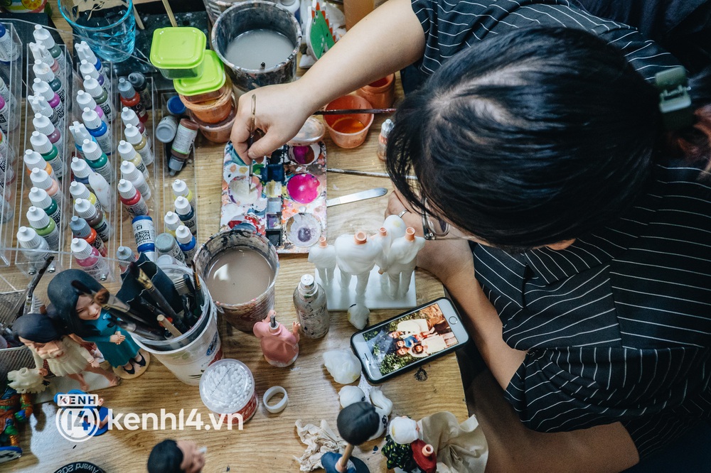 Những bức tượng giống người thật 80% ở Hà Nội có giá tiền triệu vẫn hút khách, độ bền 20 năm - Ảnh 7. Những bức tượng giống người thật 80% ở Hà Nội có giá tiền triệu vẫn hút khách, độ bền 20 năm - Ảnh 7.