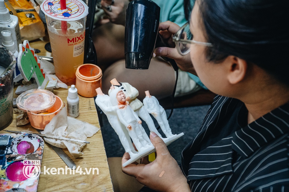 Những bức tượng giống người thật 80% ở Hà Nội có giá tiền triệu vẫn hút khách, độ bền 20 năm - Ảnh 9. Những bức tượng giống người thật 80% ở Hà Nội có giá tiền triệu vẫn hút khách, độ bền 20 năm - Ảnh 9.