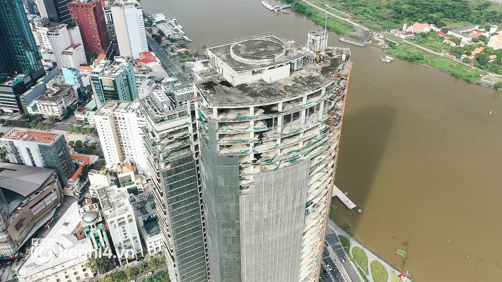 Tòa cao ốc bị bỏ hoang gần một thập kỷ ở Sài Gòn đang được thi công trở lại, liệu có hồi sinh? - Ảnh 4. Tòa cao ốc bị bỏ hoang gần một thập kỷ ở Sài Gòn đang được thi công trở lại, liệu có hồi sinh? - Ảnh 4.