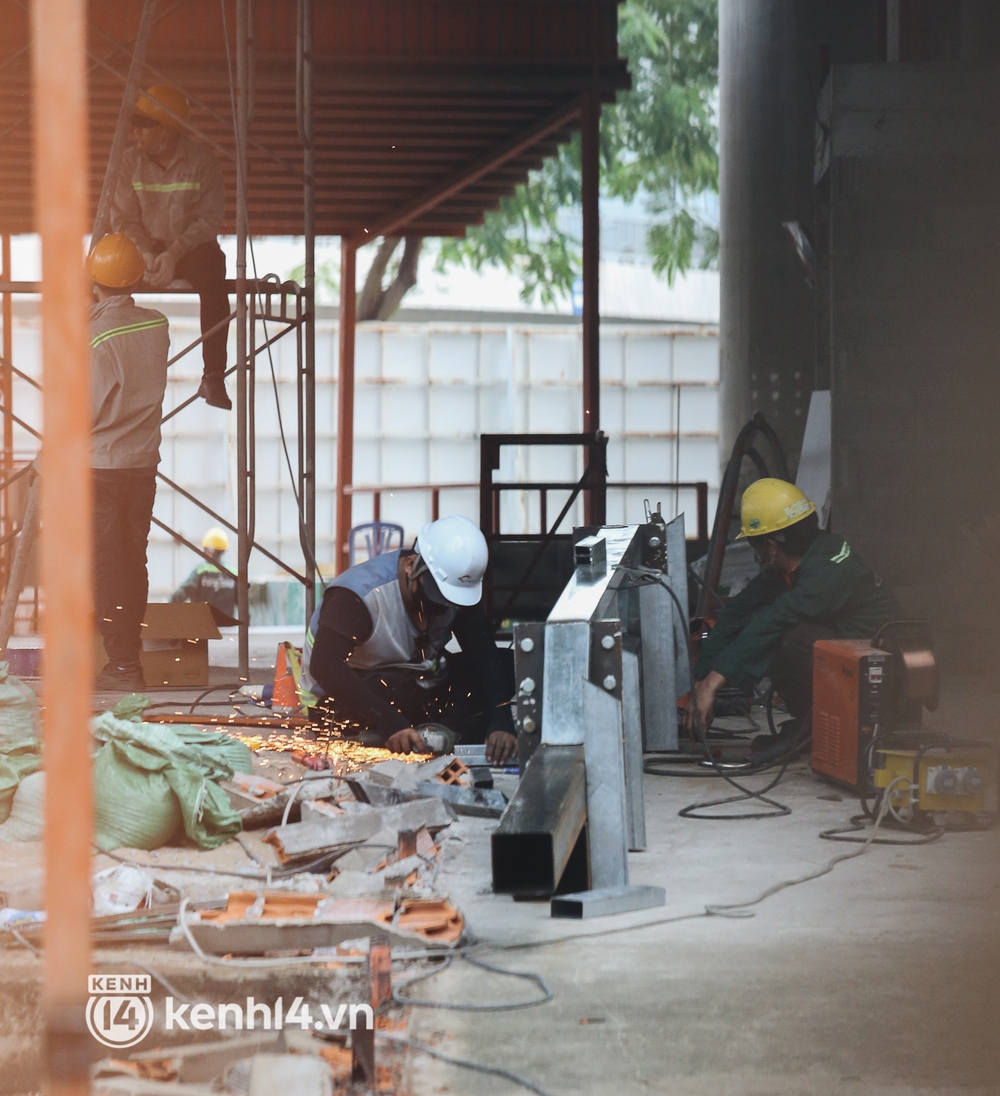 Tòa cao ốc bị bỏ hoang gần một thập kỷ ở Sài Gòn đang được thi công trở lại, liệu có hồi sinh? - Ảnh 10. Tòa cao ốc bị bỏ hoang gần một thập kỷ ở Sài Gòn đang được thi công trở lại, liệu có hồi sinh? - Ảnh 10.