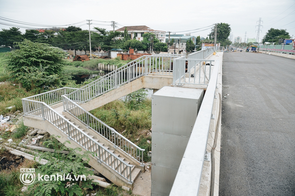 Cận cảnh cầu hơn 500 tỉ đồng ở Sài Gòn sắp thông xe nhánh đầu tiên sau 4 năm thi công - Ảnh 11. Cận cảnh cầu hơn 500 tỉ đồng ở Sài Gòn sắp thông xe nhánh đầu tiên sau 4 năm thi công - Ảnh 11.