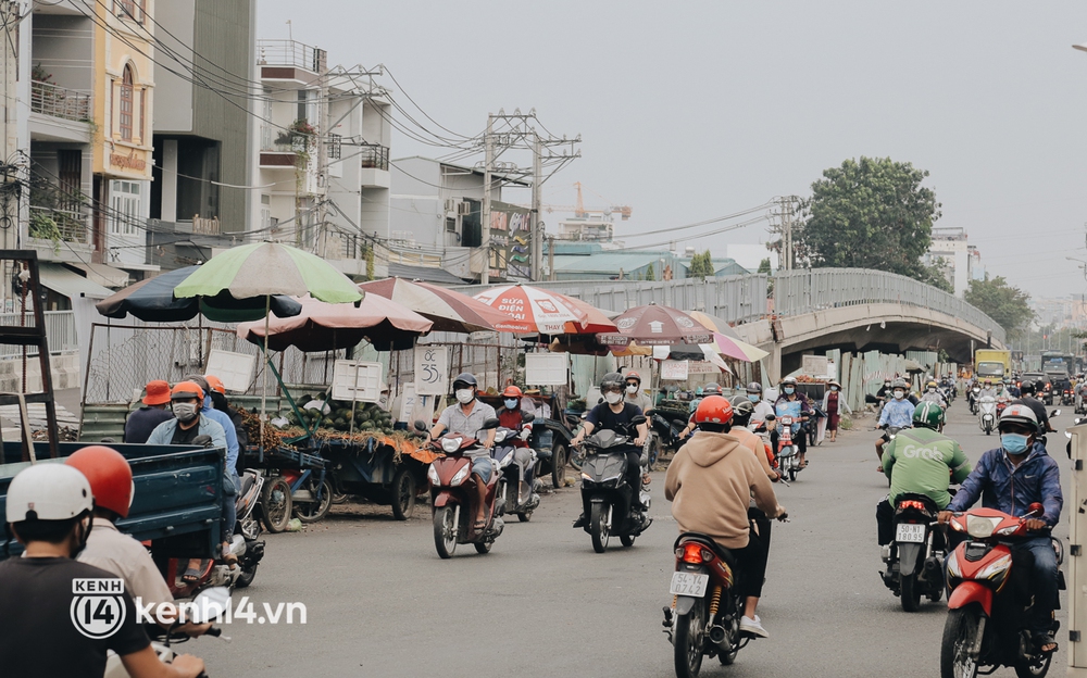 Cận cảnh cầu hơn 500 tỉ đồng ở Sài Gòn sắp thông xe nhánh đầu tiên sau 4 năm thi công - Ảnh 1. Cận cảnh cầu hơn 500 tỉ đồng ở Sài Gòn sắp thông xe nhánh đầu tiên sau 4 năm thi công - Ảnh 1.