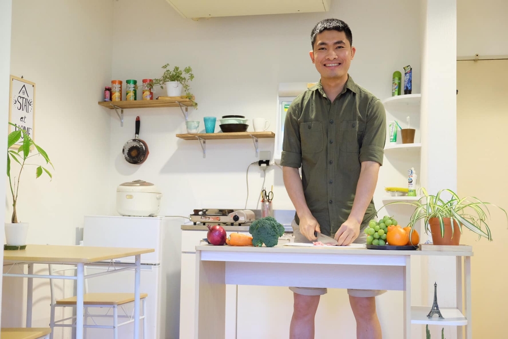 Chàng trai Việt mang di ảnh bố mẹ đi khắp nước Nhật lộ tài nấu nướng đẳng cấp: Đưa đồ ăn đơn giản lên 5 sao - Ảnh 4.