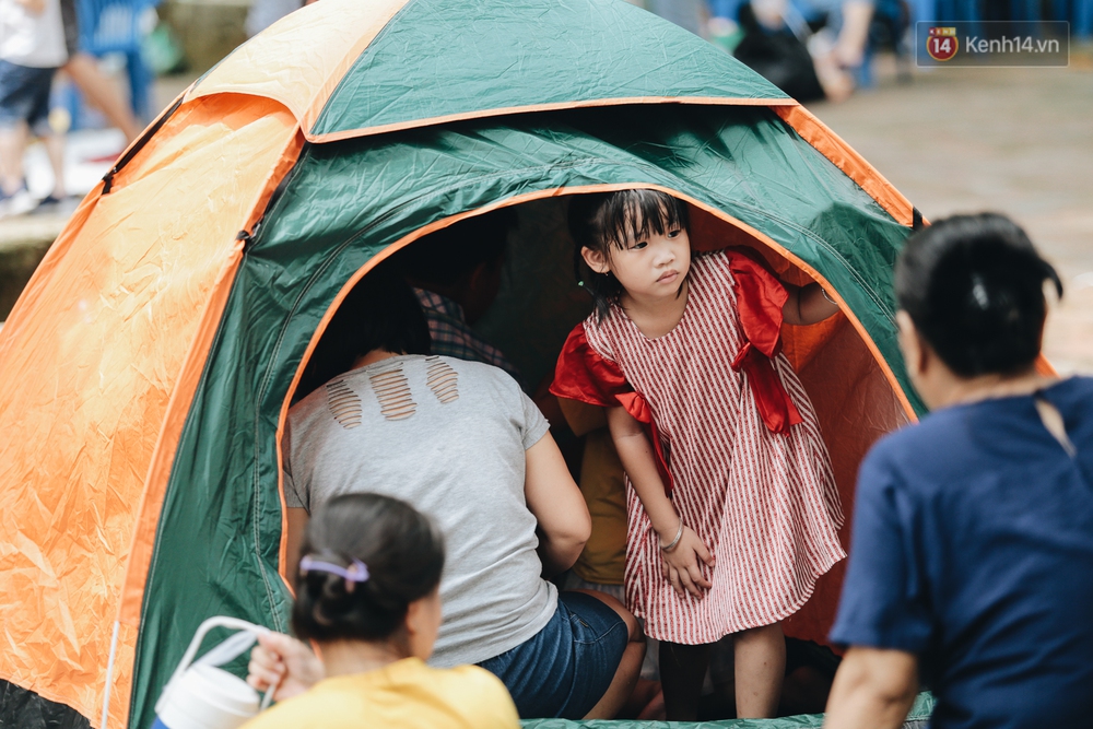 Ảnh: Biển người chật kín từ trong ra ngoài ở Thảo Cầm Viên Sài Gòn ngày giỗ Tổ Hùng Vương - Ảnh 12.