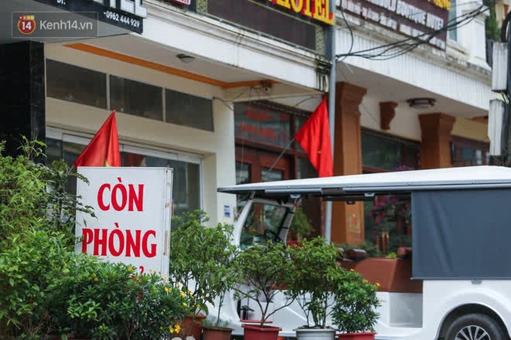 Toàn cảnh Sa Pa trước dịp nghỉ lễ 30/4 - 1/5: Hàng loạt du khách quay xe vì diễn biến căng thẳng của dịch Covid-19 - Ảnh 6. Toàn cảnh Sa Pa trước dịp nghỉ lễ 30/4 - 1/5: Hàng loạt du khách quay xe vì diễn biến căng thẳng của dịch Covid-19 - Ảnh 6.
